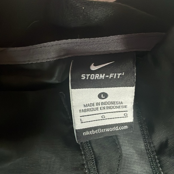 Nike Men’s Texas Longhorns 1/4 Zip Storm Jacket - Picture 3 of 3